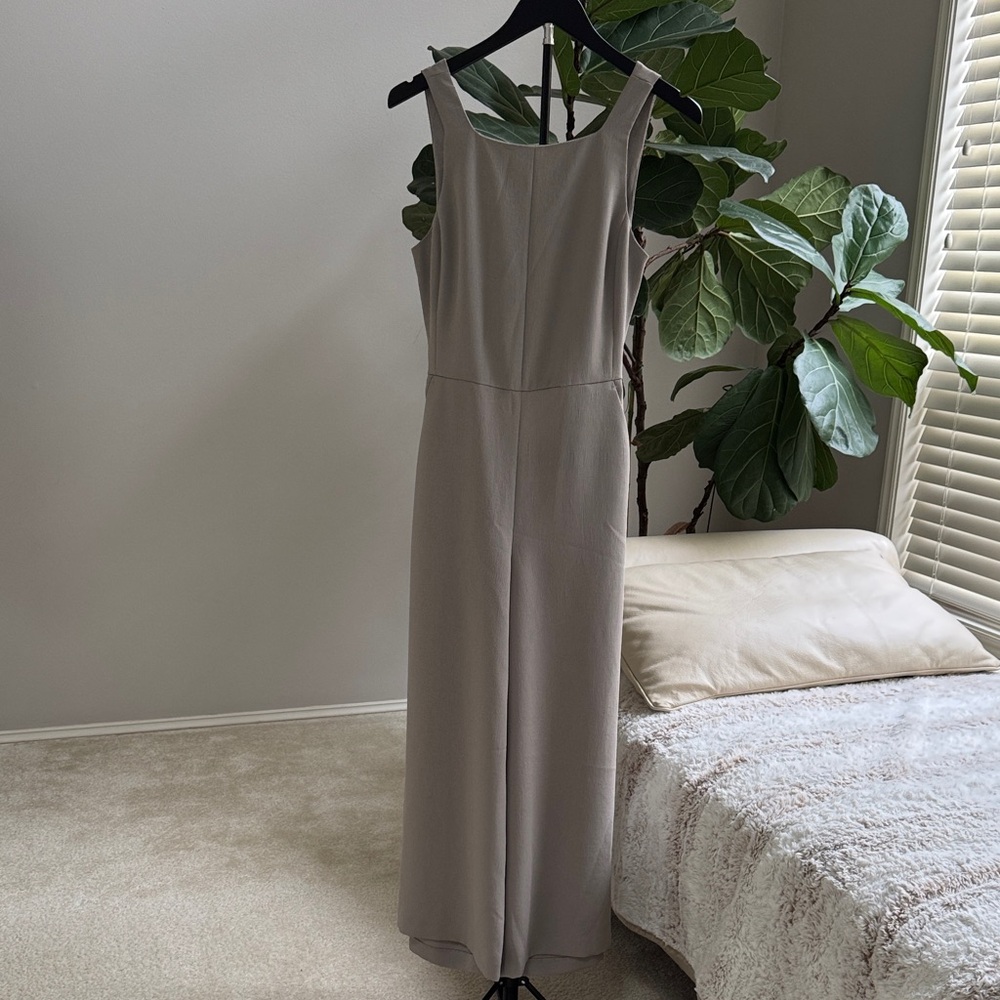 Aritzia Wilfred Elegant Sleeveless Jumpsuit Size 4